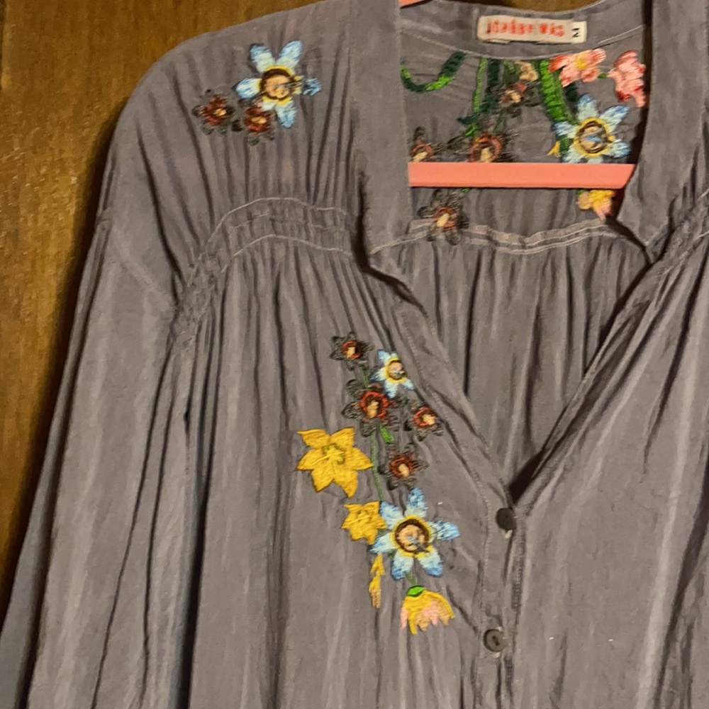 Johnny Was Gray Tunic with Floral Embroidery - Picture 2 of 7